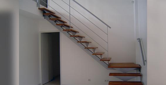 Escalier metalique et bois 