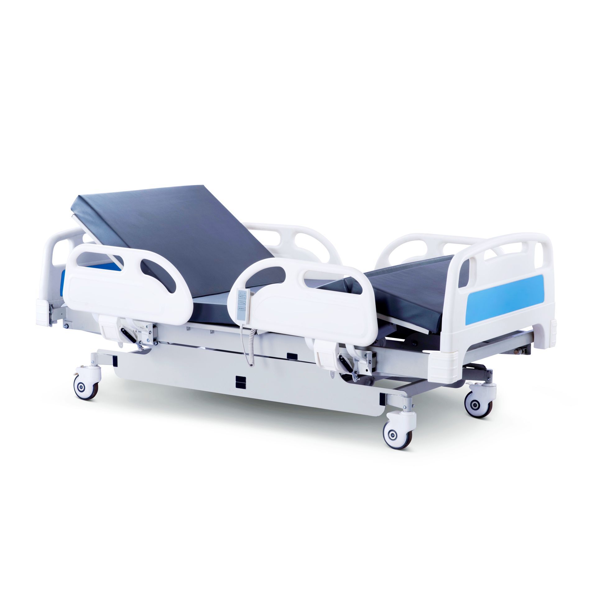 Lit d'hôpital, cadre blanc, matelas bleu, sections réglables, barrières latérales, roues.