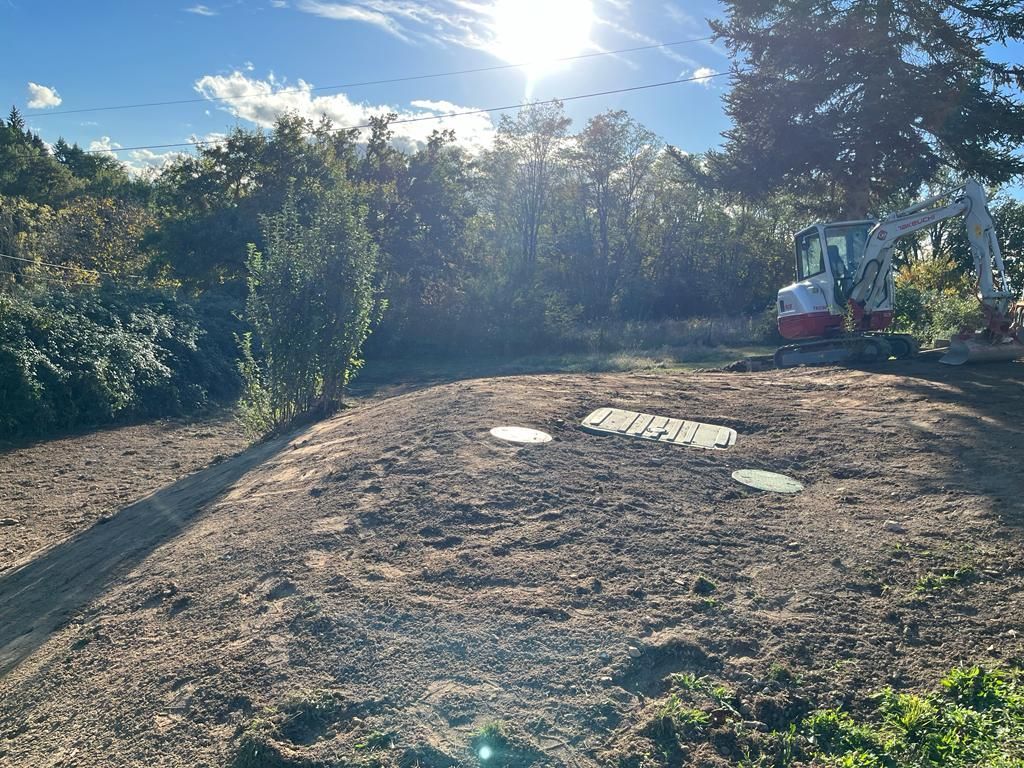 Remise en place des terres, prêts pour l'engazonnement 3