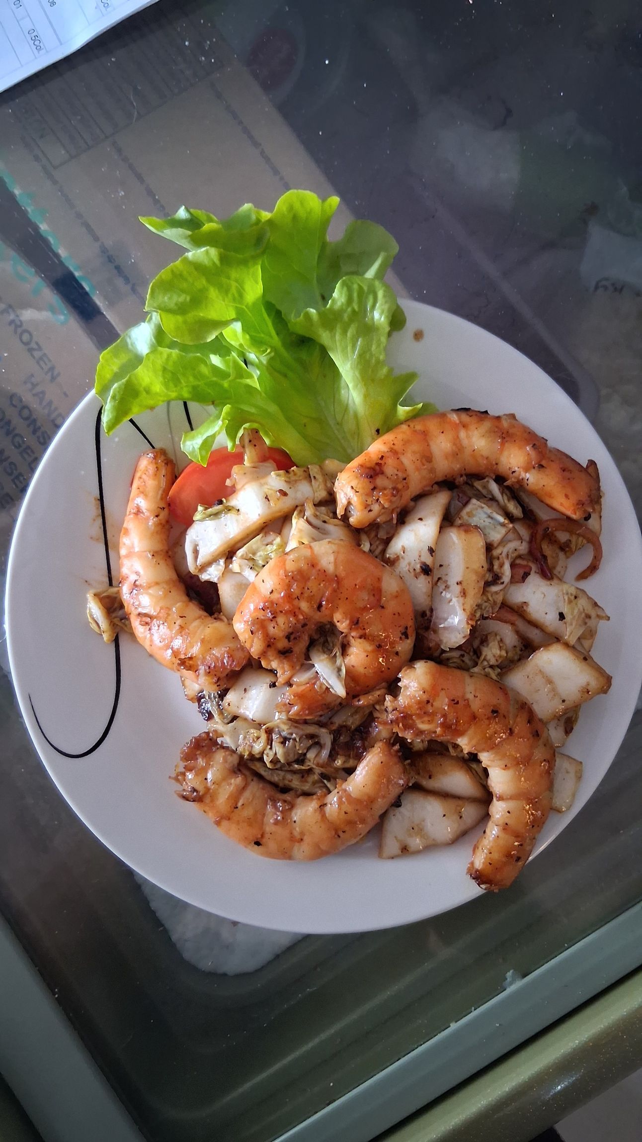 Une assiette de poisson