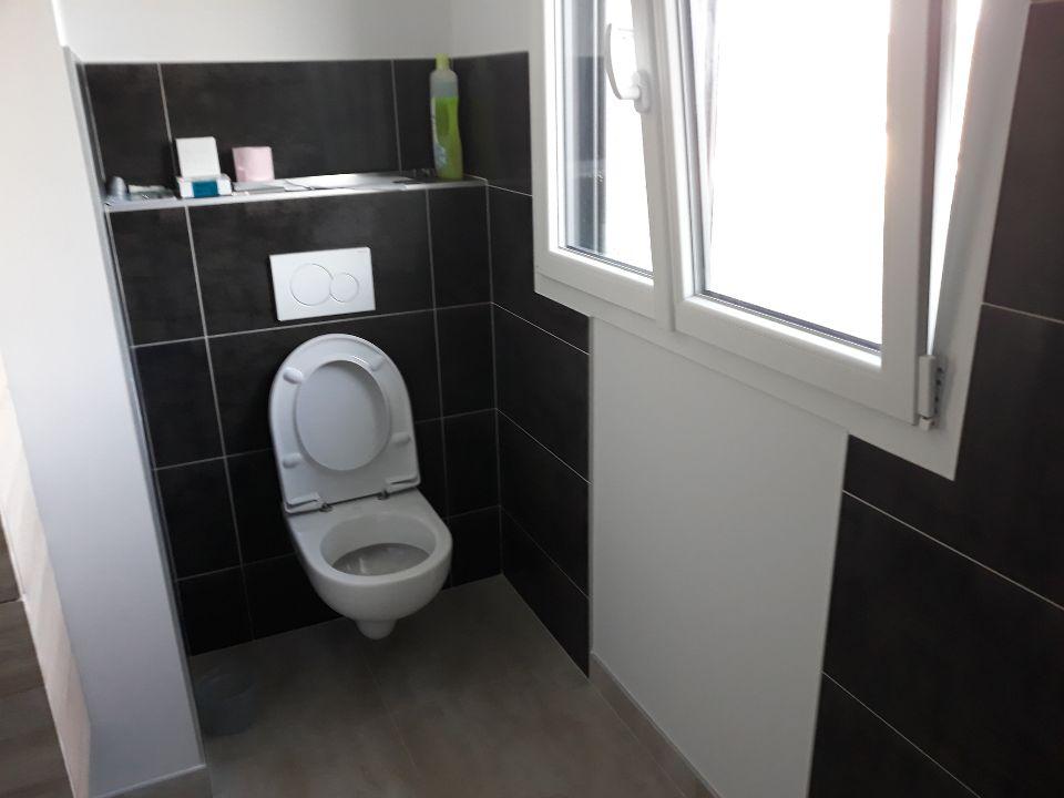 Aménagement de salle de bain WC suspendus - carreleur Besançon