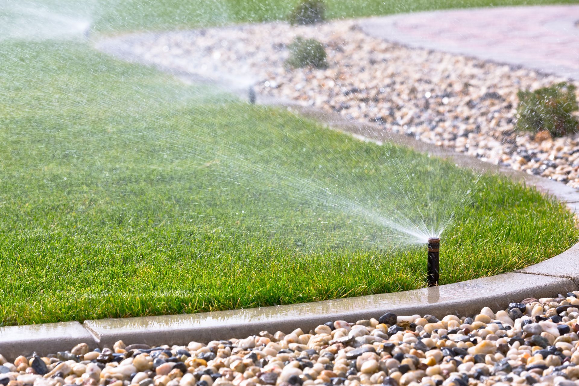 Arrosage automatique installé dans un jardin