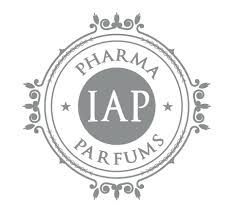 Logotipo para Pharma IAP Parfums, empresa de perfumes. Diseño circular gris con texto.