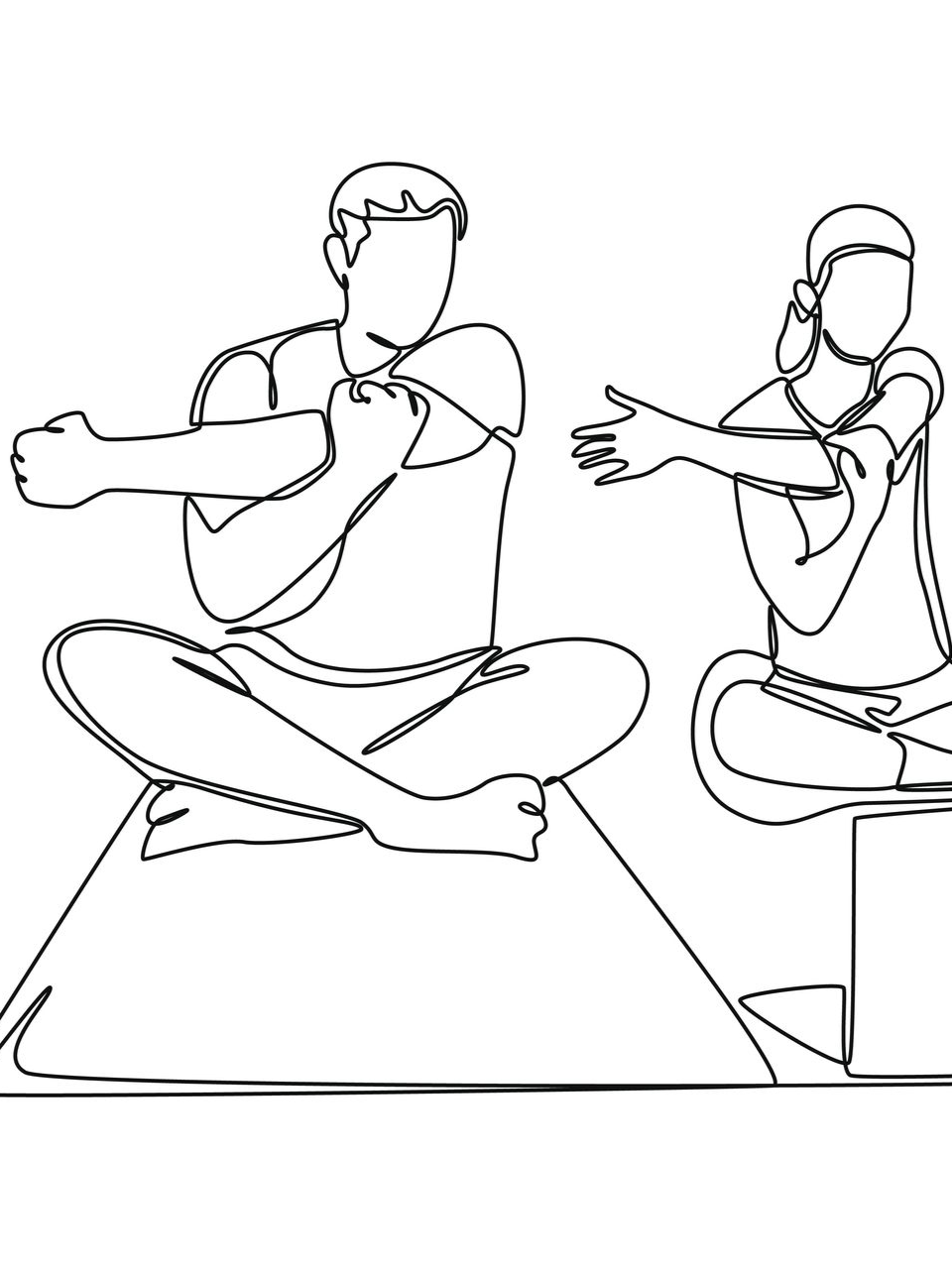 Intérieur d'une salle de sport avec des appareils de musculation sur un sol en bois. 