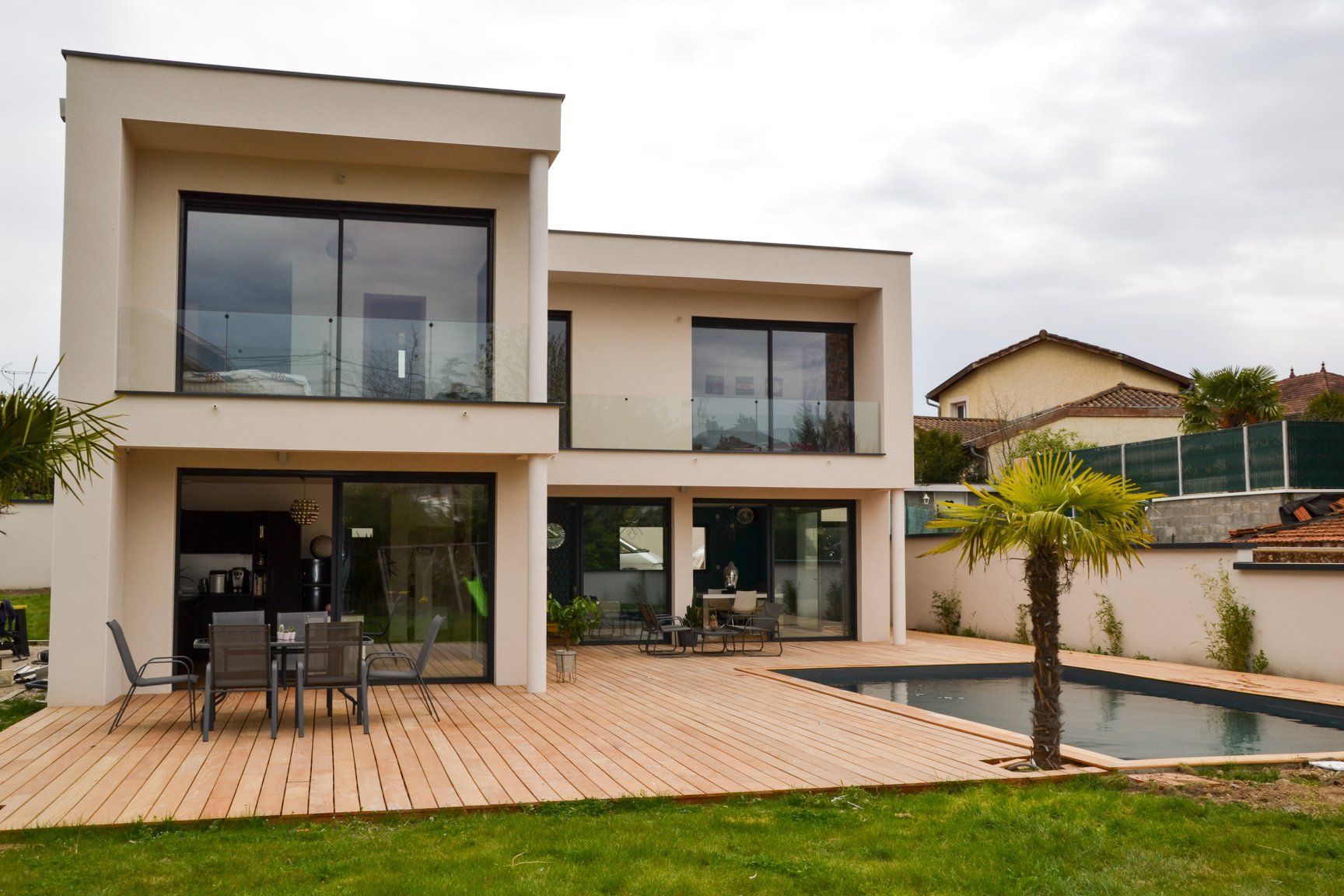 Création d'une terrasse en bois.