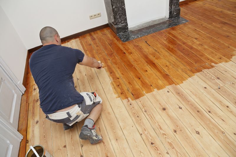 Les avantages de la vitrification pour votre parquet ancien à Caen
