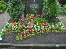 Gärtnerei Rogner-Bär • Grabanlagen