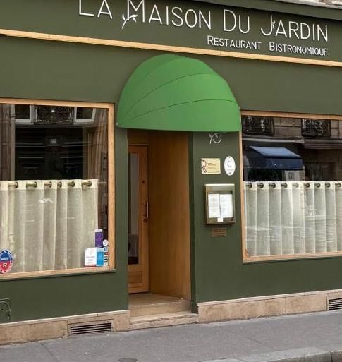 Un store arrondi et vert