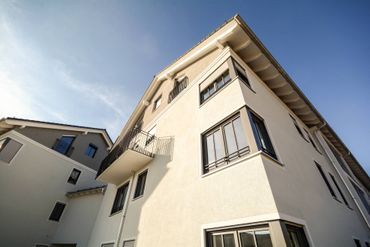 Helle Café- oder Barfläche