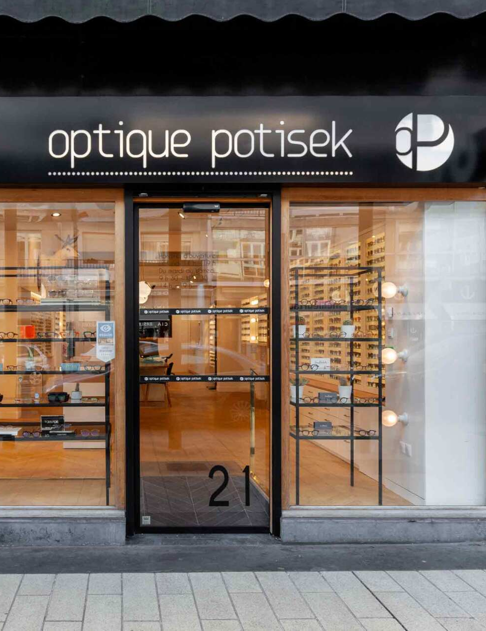 L'entrée de la boutique Optique Potisek