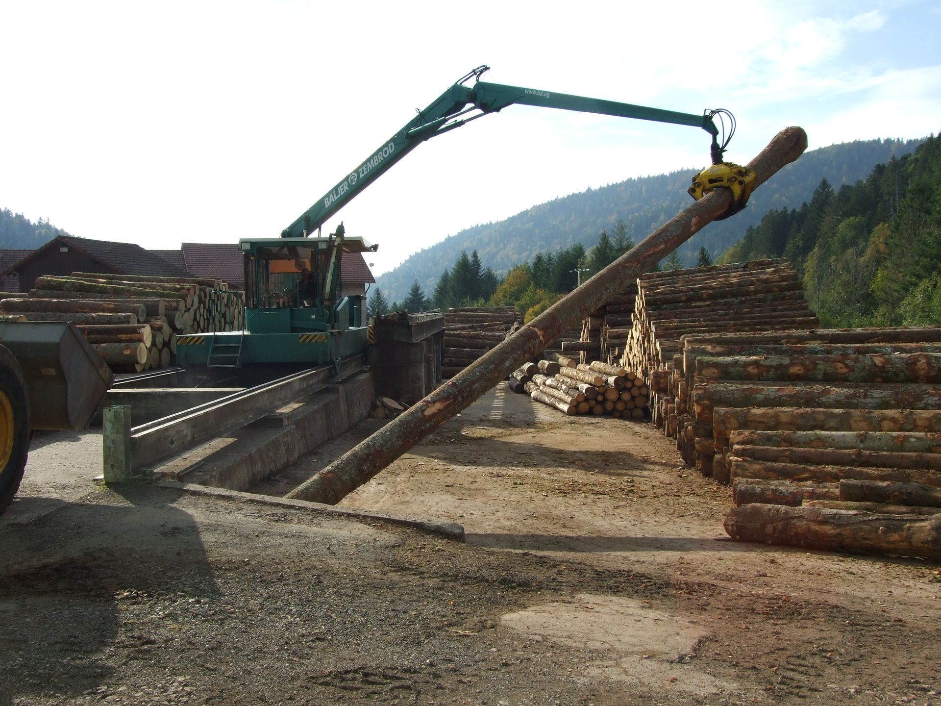 Chargement de bois sur camion
