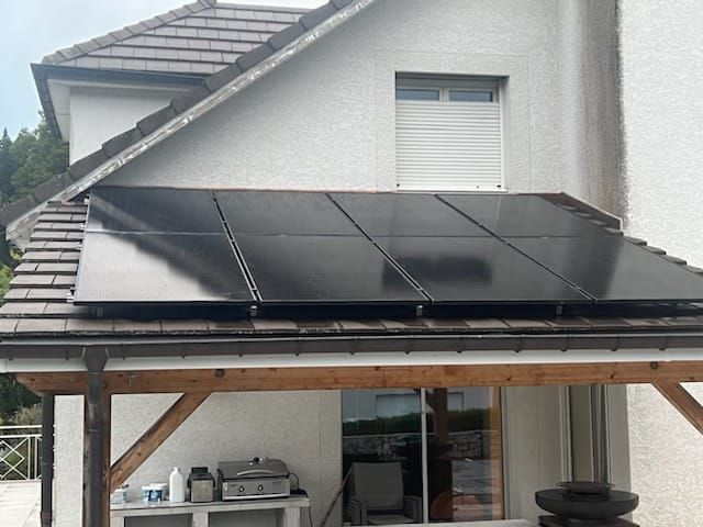 Panneaux solaires sur un carport