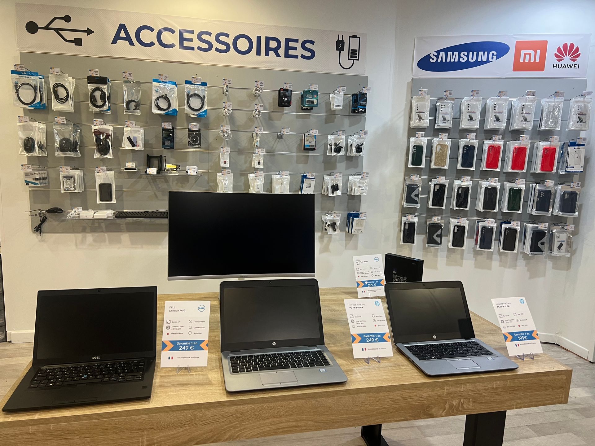 Des ordinateurs de Bresse Media Phone.