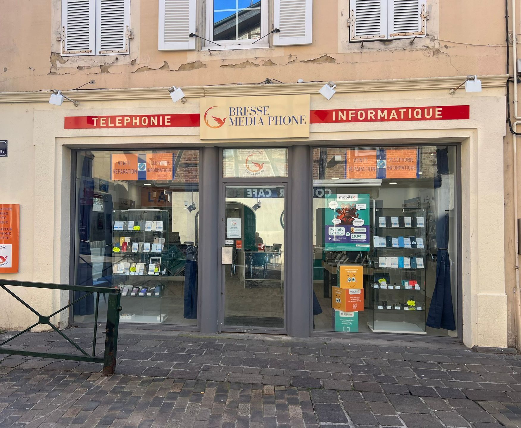 La devanture de Bresse Media Phone.