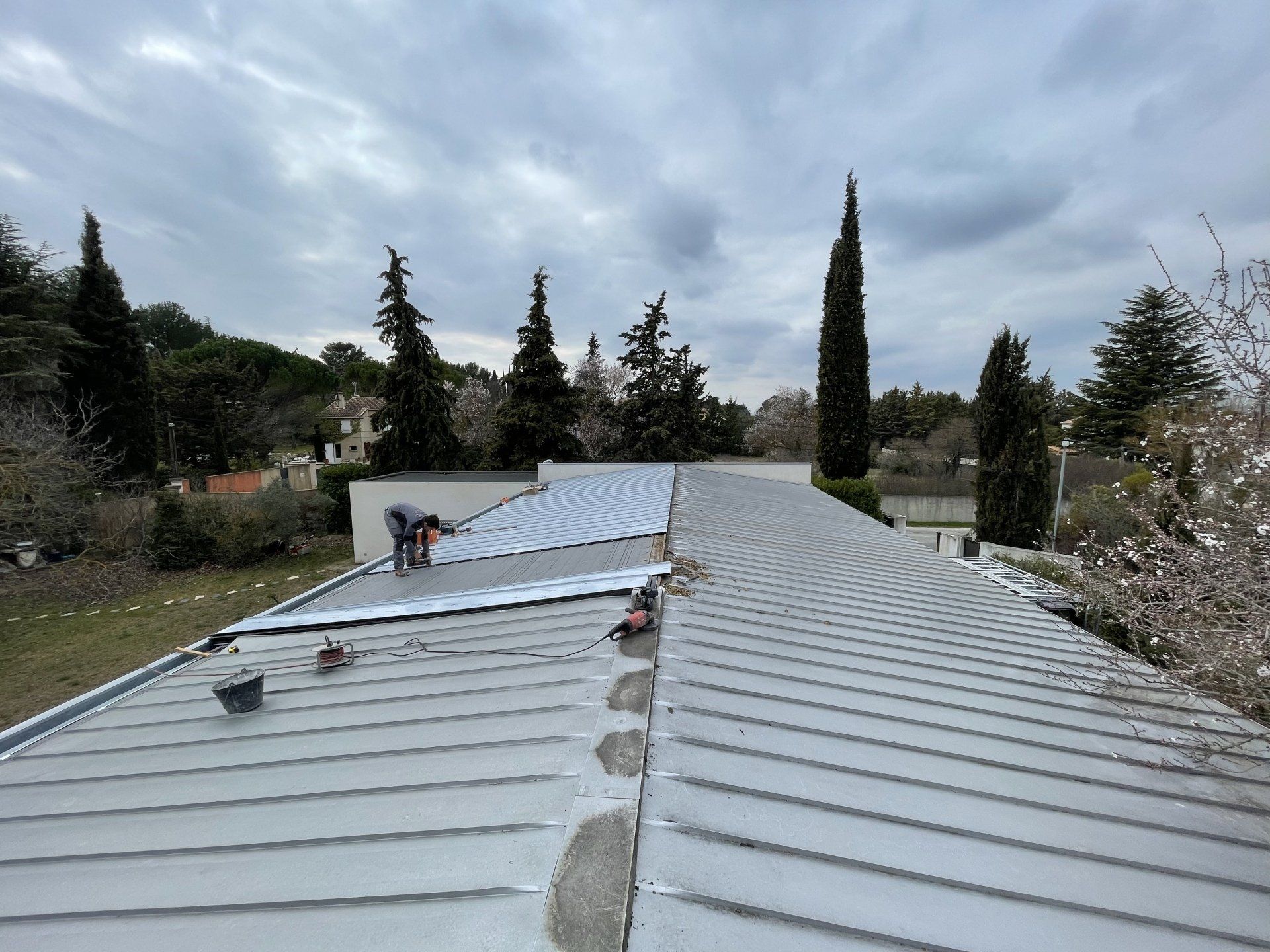 Toiture en zinc terminée