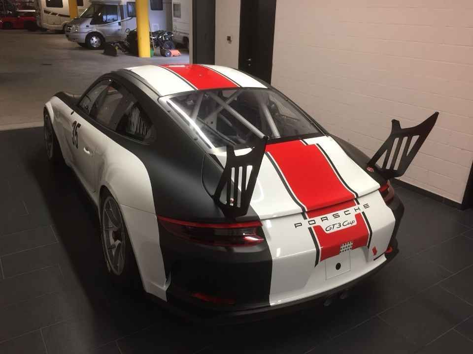 speziell angefertigtes Auto