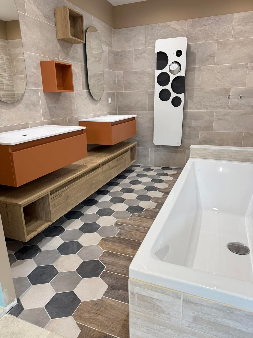 Des vasques et une baignoire design