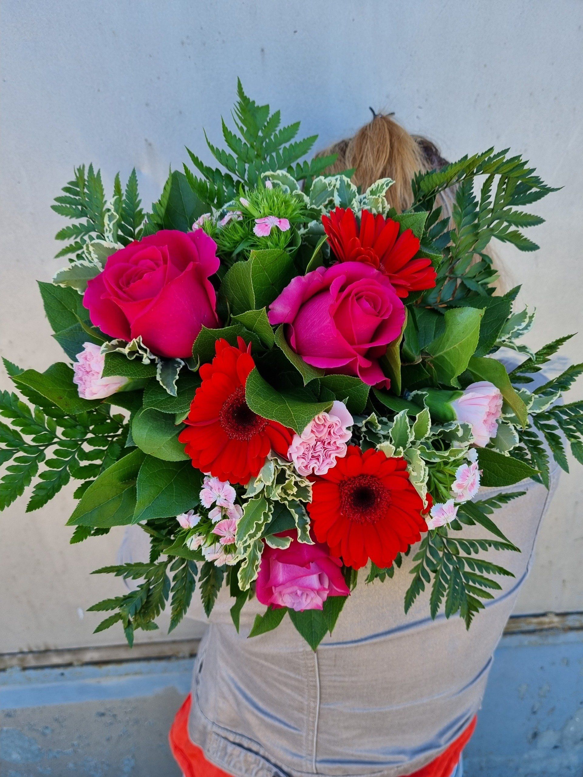 Bouquet de fleurs rouges