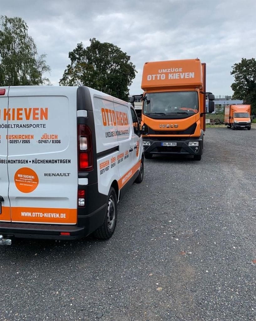 Ein weißer Lieferwagen mit dem Wort „Hieven“ darauf