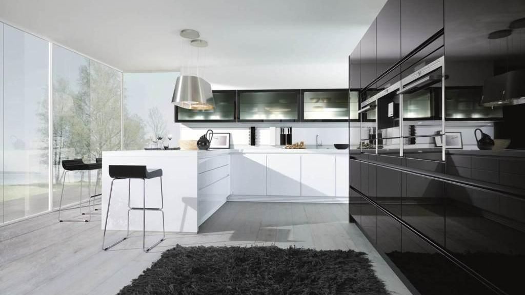 Cuisine moderne noire et blanche