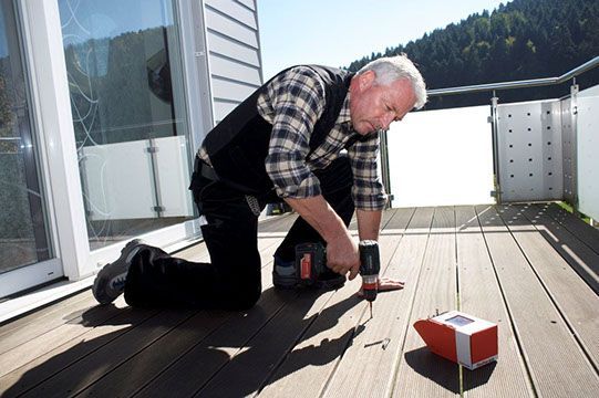 Rainer Locher als Handwerker