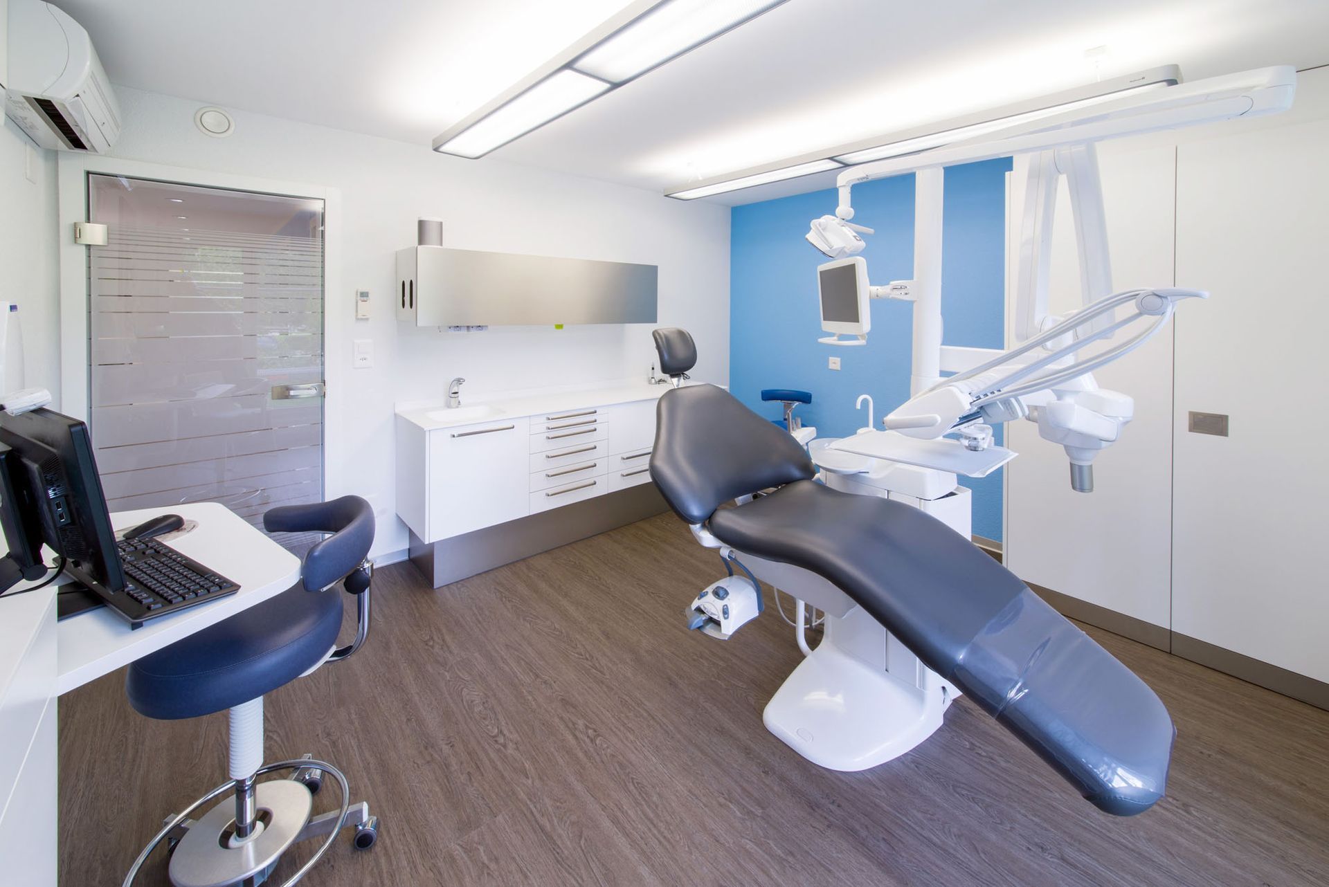 Behandlungsraum | Dentalhygiene | Zahnarzt Stämpfli | Schliern b. Köniz