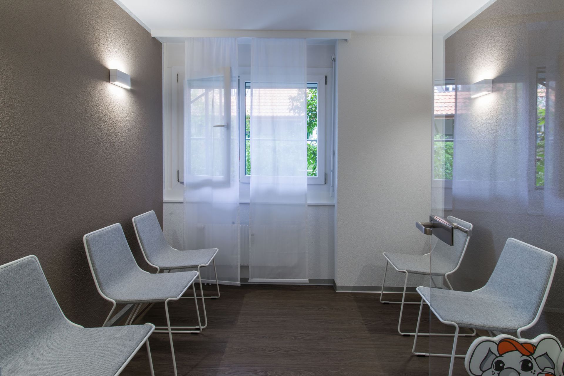 Wartezimmer | Dentalhygiene | Zahnarzt Stämpfli | Schliern b. Köniz