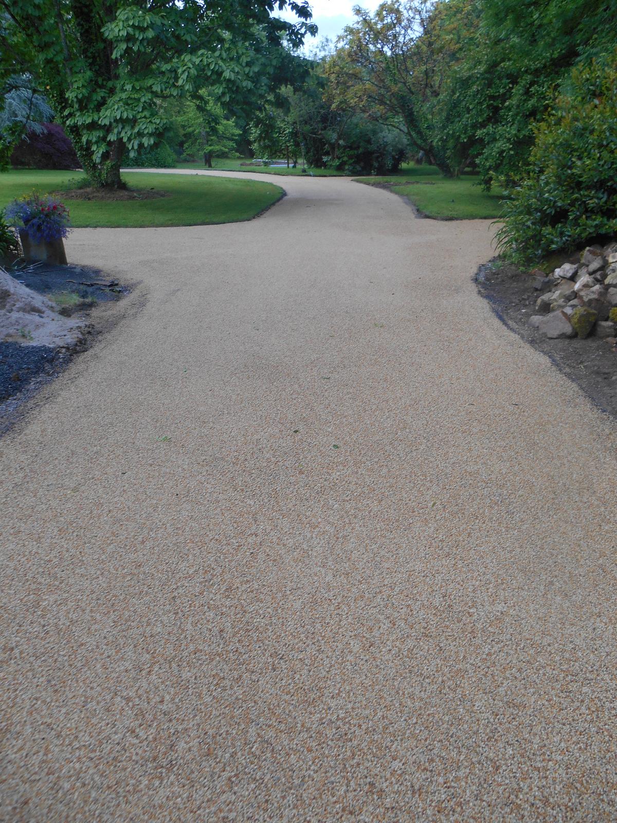 Allée goudronnage