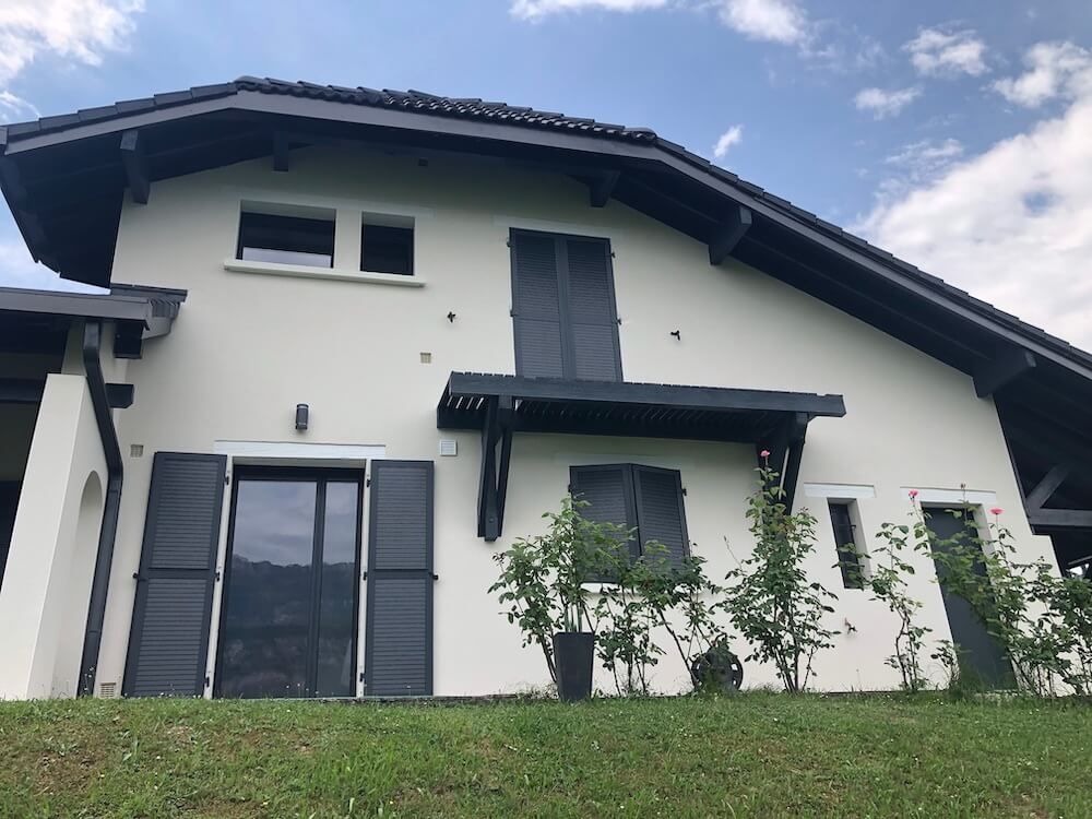 Maison moderne blanche