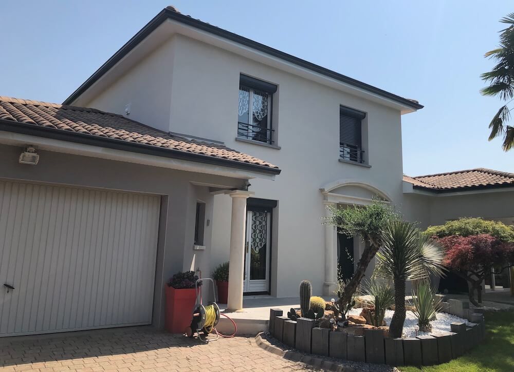 Maison blanche après nettoyage