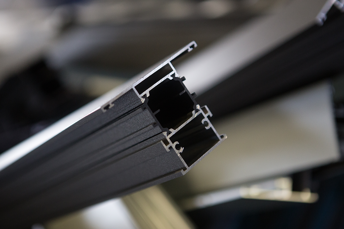 Profils en aluminium coupés