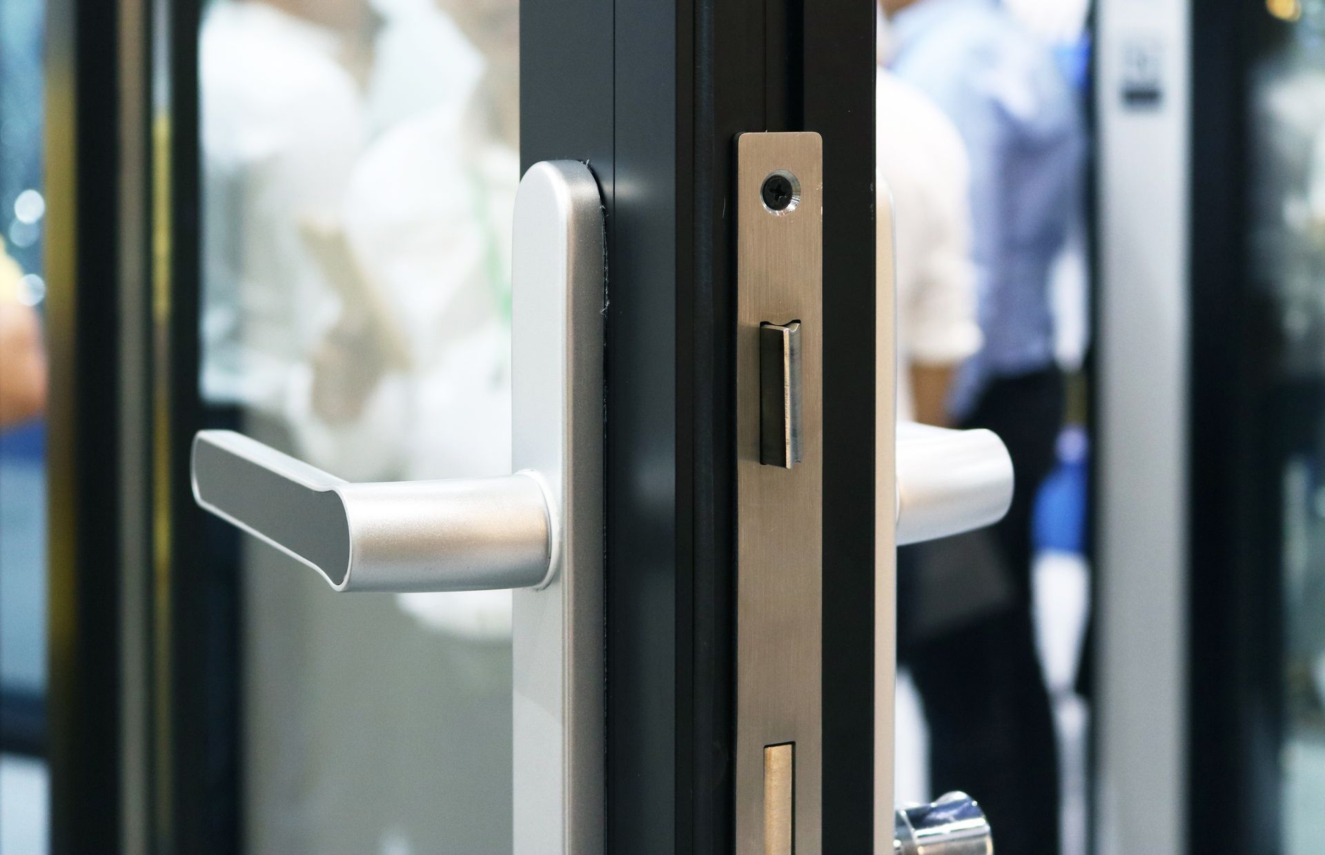 Poignée d'une porte en aluminium