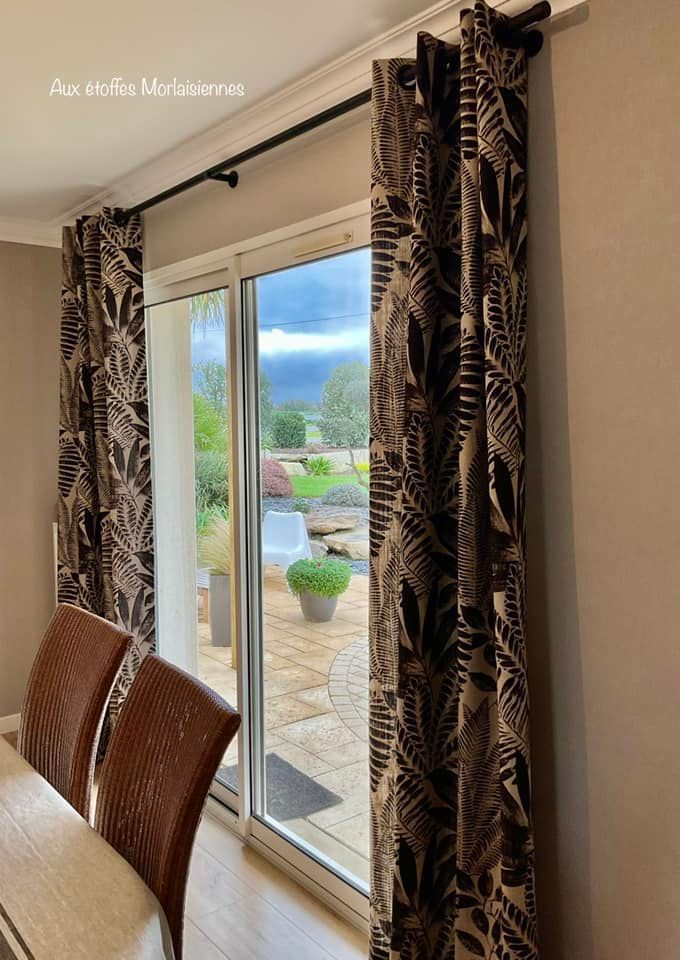 Doubles rideaux occultant en tissus à motif feuillu