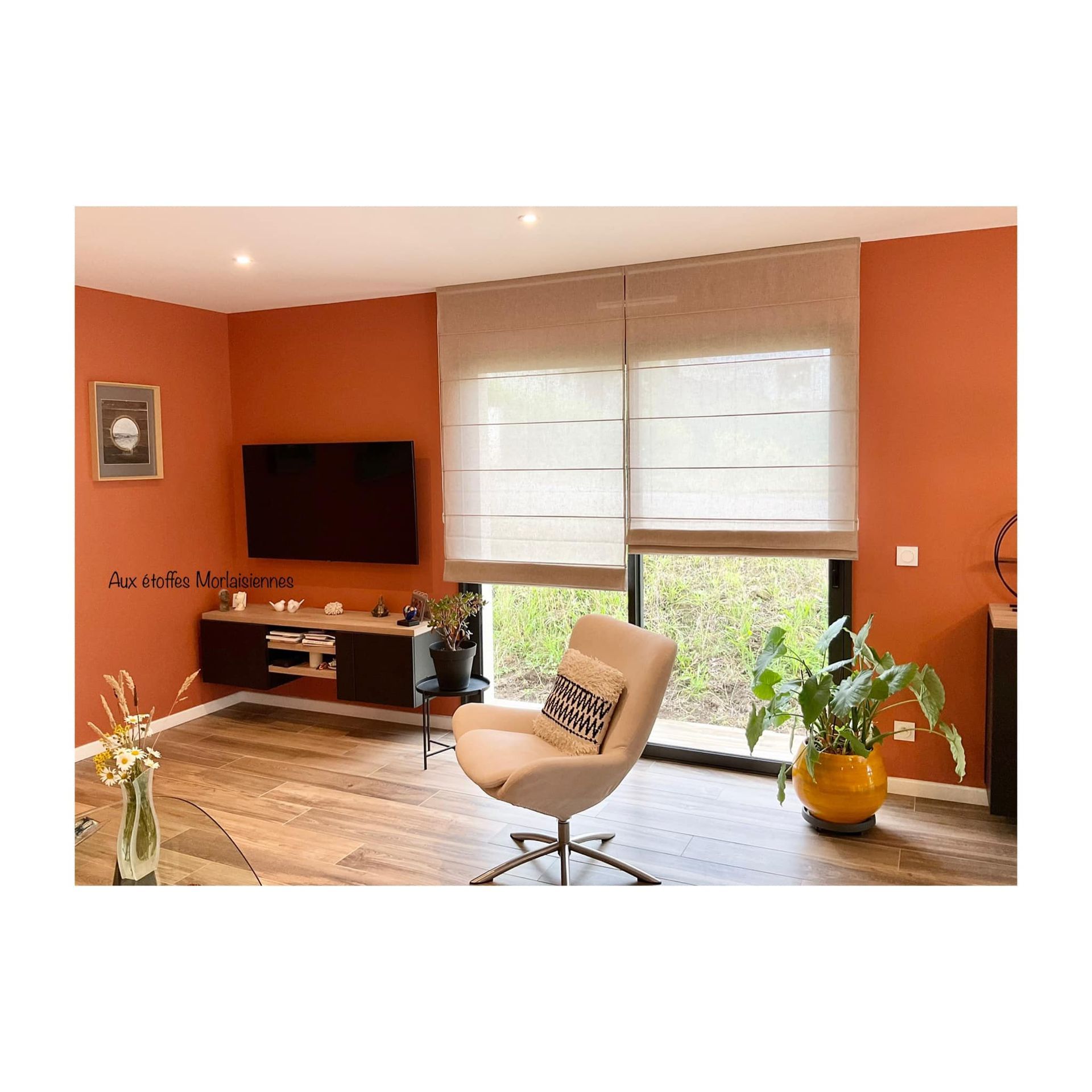 Stores bateaux blanc dans une chambre