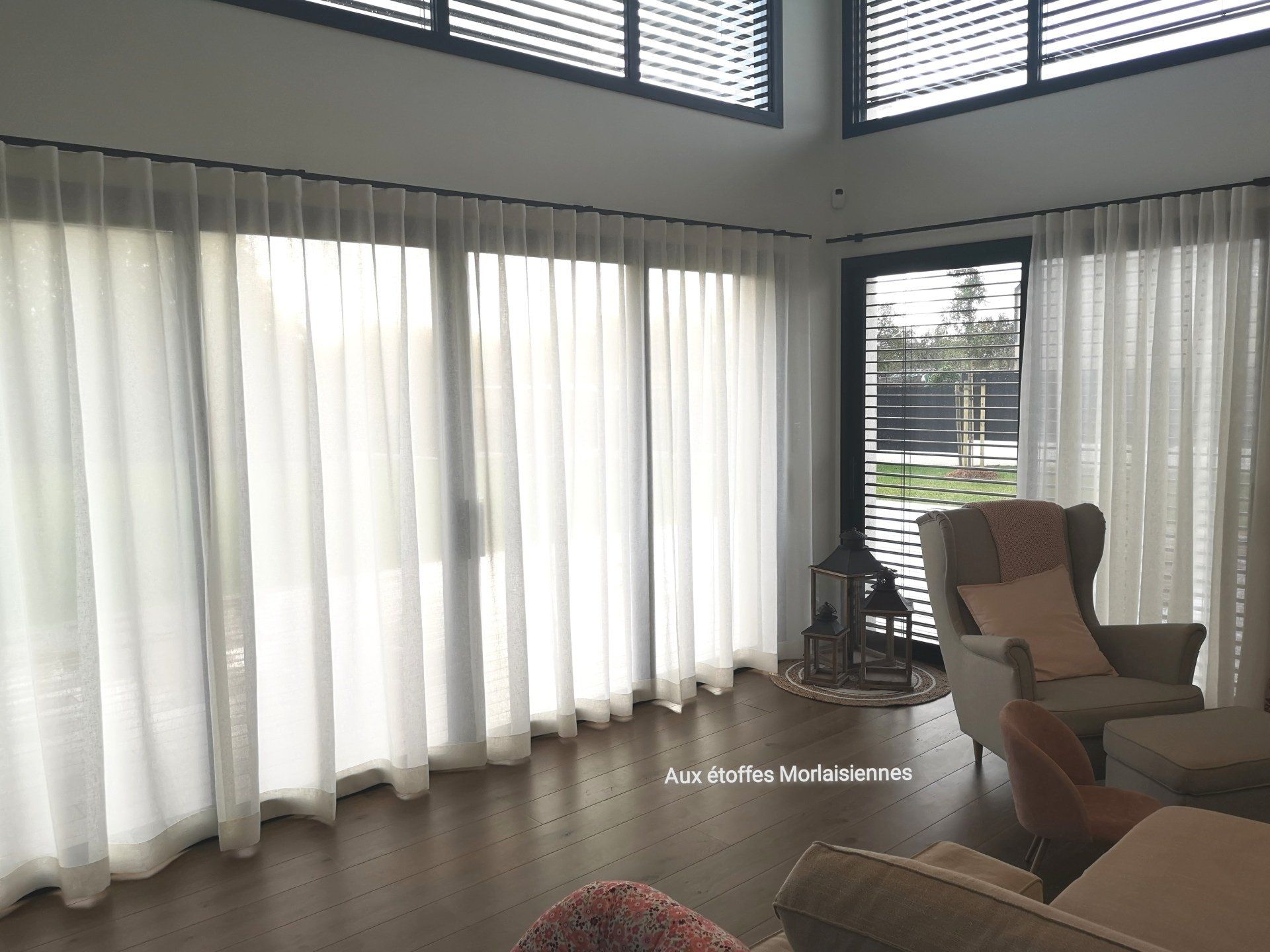 Store bateau au motif d'éventails entremêlés fermé