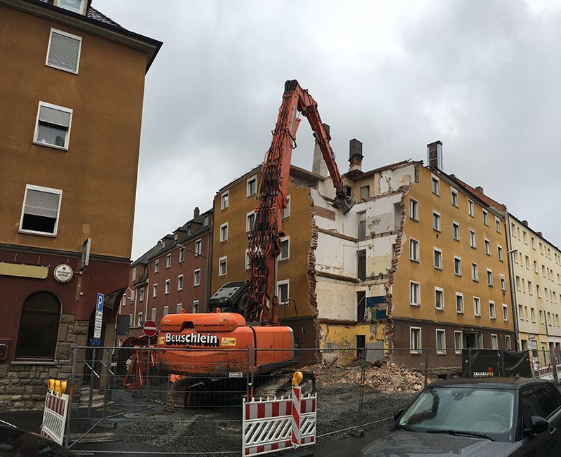 Beuschlein Transportbeton GmbH & Co.KG, 97236 Randersacker, Transportbeton, Entsorgung, Containerdienst, Recycling Baustoffe, Sand - Splitt, Zwischenlagerung, Erdbau, Abbruch, Rückbau, Schwertransporte