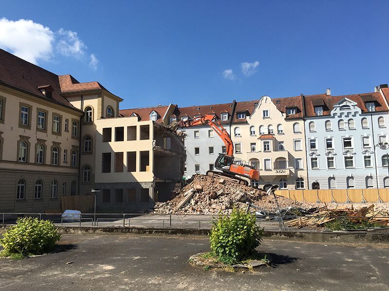 Beuschlein Transportbeton GmbH & Co.KG, 97236 Randersacker, Transportbeton, Entsorgung, Containerdienst, Recycling Baustoffe, Sand - Splitt, Zwischenlagerung, Erdbau, Abbruch, Rückbau, Schwertransporte