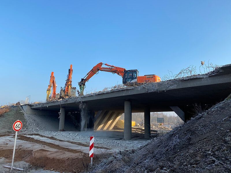 Beuschlein Transportbeton GmbH & Co.KG, 97236 Randersacker, Transportbeton, Entsorgung, Containerdienst, Recycling Baustoffe, Sand - Splitt, Zwischenlagerung, Erdbau, Abbruch, Rückbau, Schwertransporte
