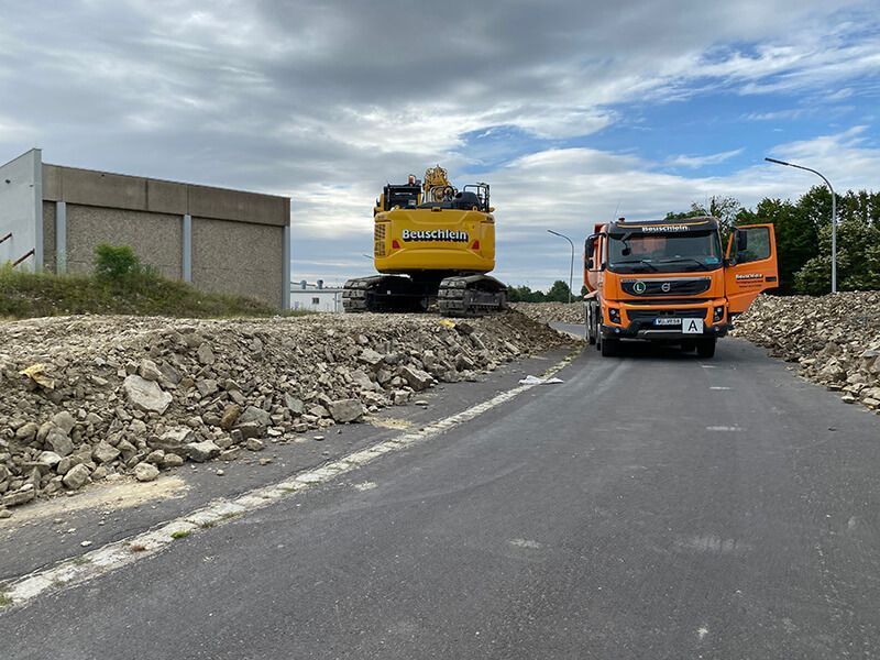 Beuschlein Transportbeton GmbH & Co.KG, 97236 Randersacker, Transportbeton, Entsorgung, Containerdienst, Recycling Baustoffe, Sand - Splitt, Zwischenlagerung, Erdbau, Abbruch, Rückbau, Schwertransporte
