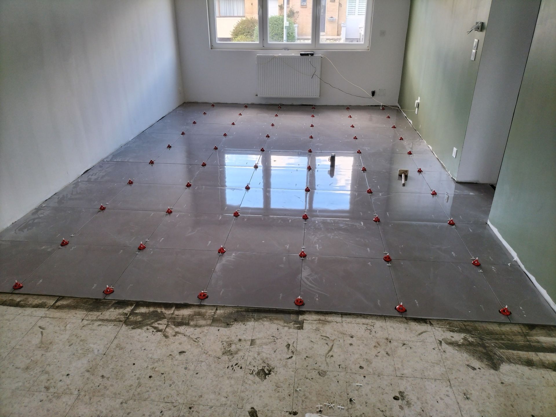 Pose de carrelage au sol