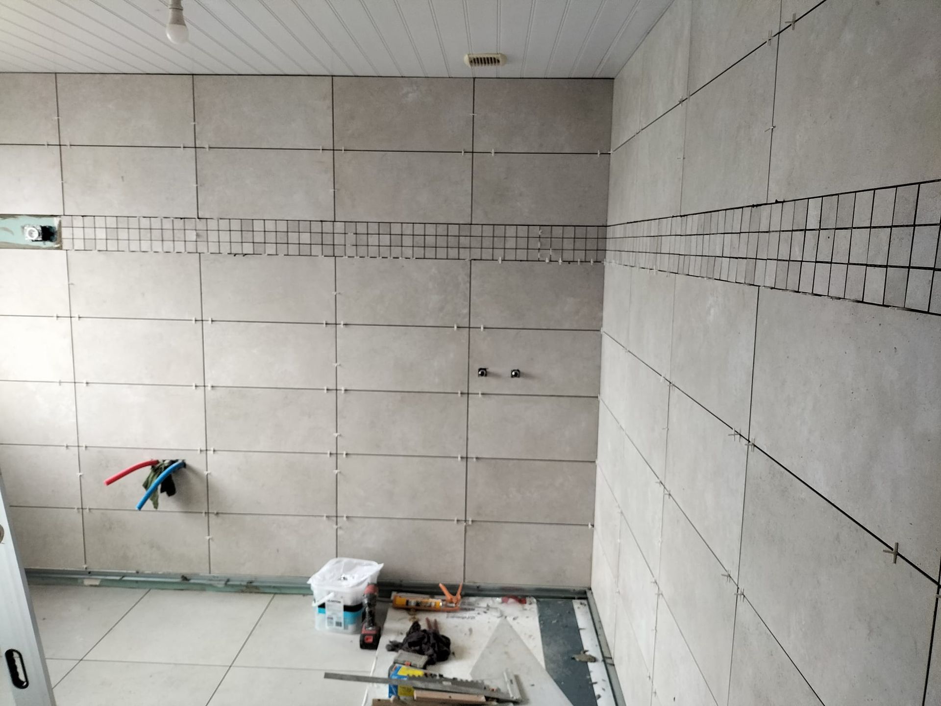 Salle de bains en carrelage