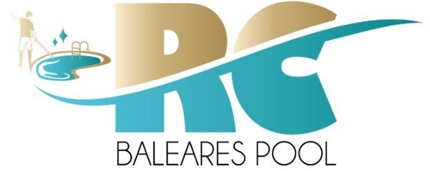 Logotipo de Baleares Pool, con el texto "RC" en azul y dorado estilizado con un gr&aacute;fico de limpieza de piscinas.