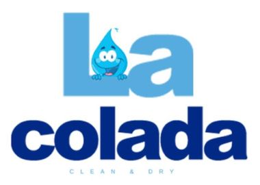 Logotipo de La Colada con una mascota en forma de gota azul y las palabras «CLEAN & DRY»