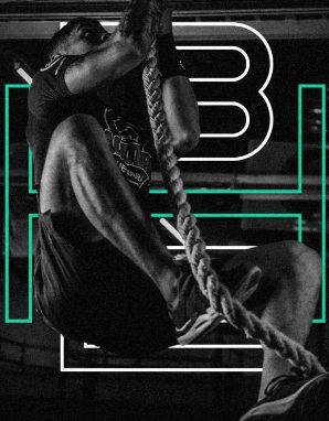 Hombre escalando una cuerda en interiores con un logotipo superpuesto.