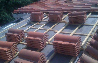 Pose de couverture en tuiles