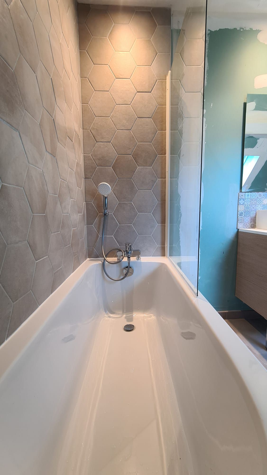 Gros plan sur une baignoire