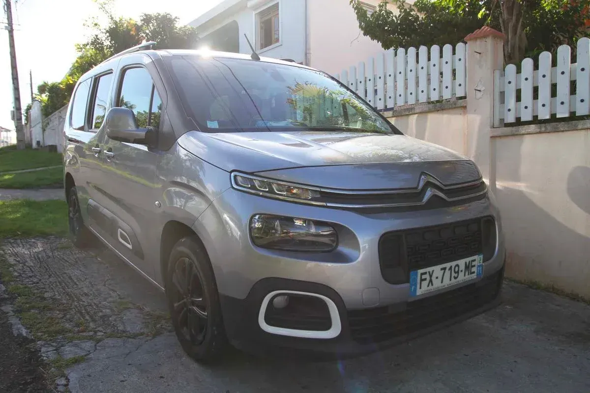 Avant d'un véhicule Citroën