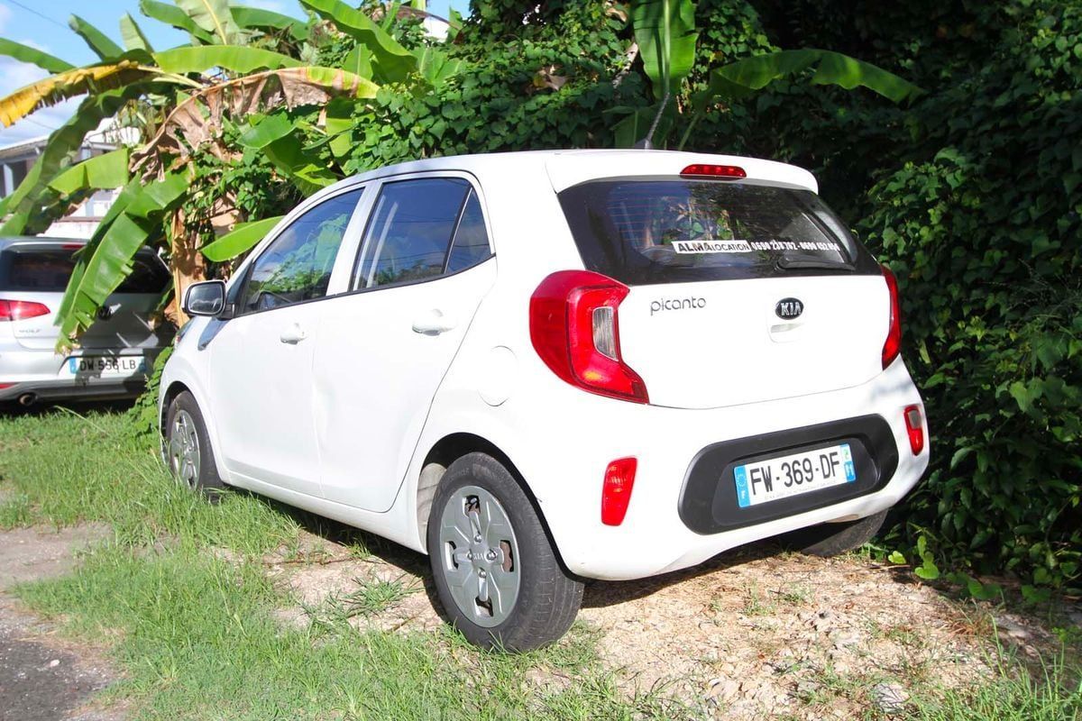 Kia Picanto blanche