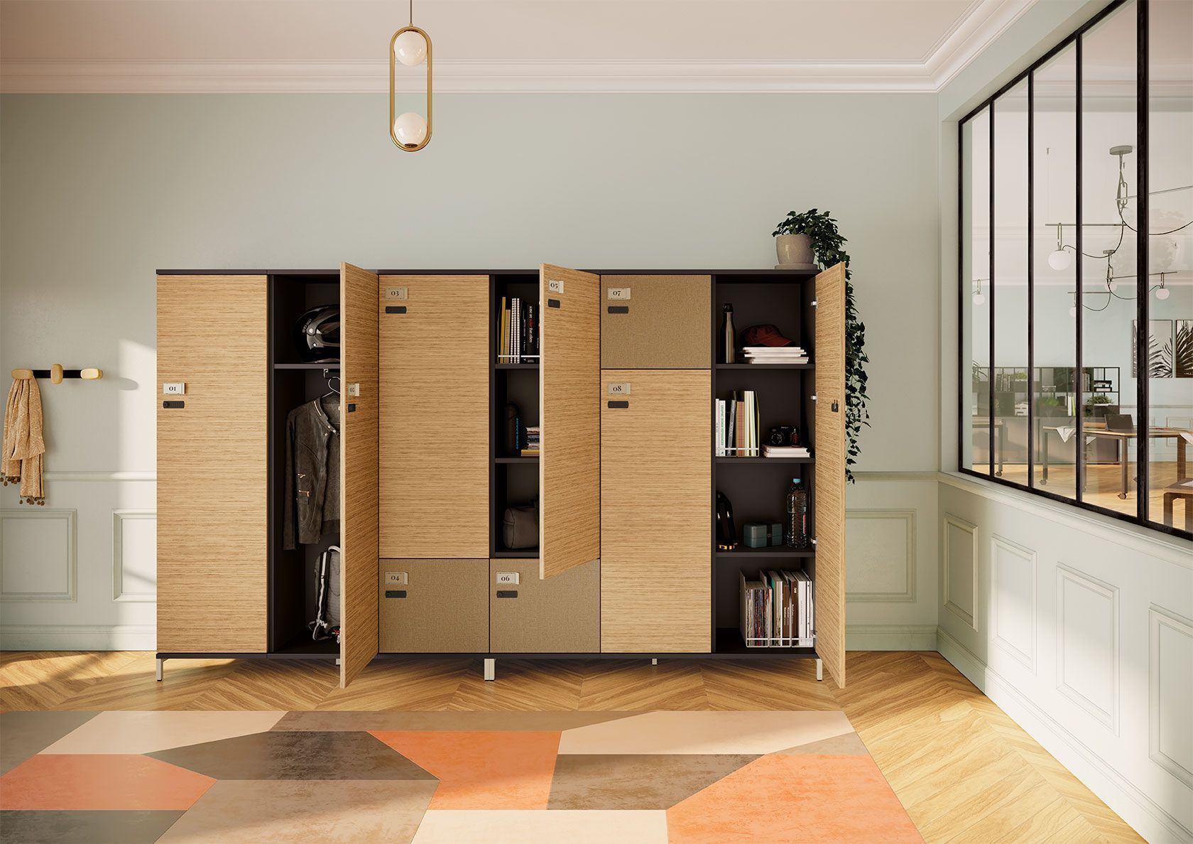 Armoire en bois ouverte avec plante dessus