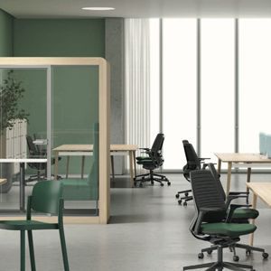 Bureaux en bois en open space